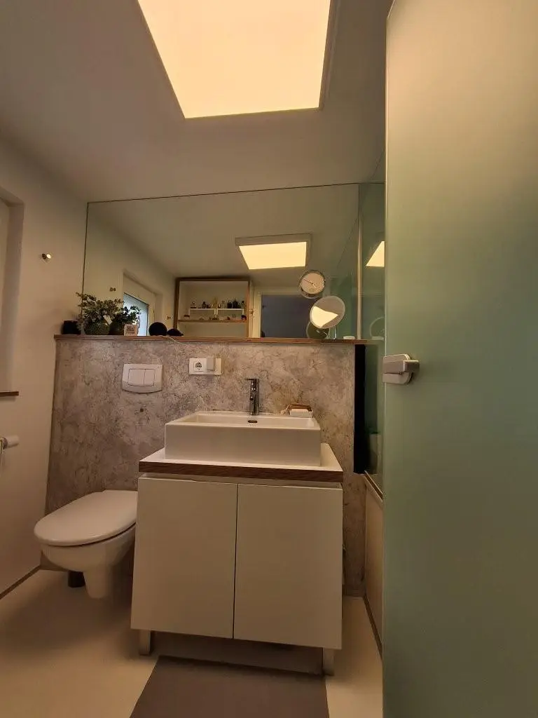 14 Bad mit WC 1. OG 1220