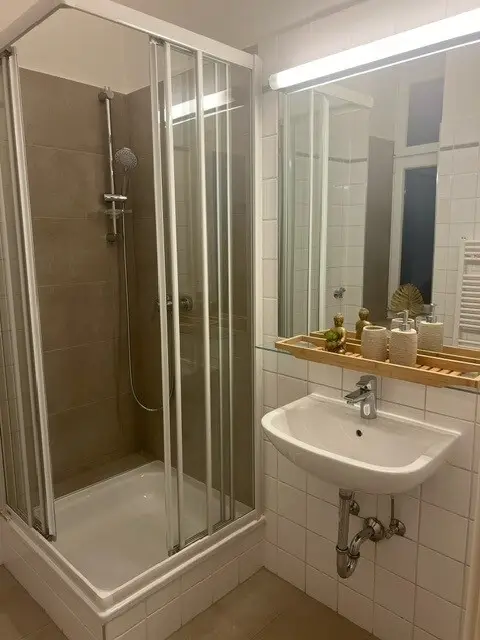 UNBEFRISTET: Charmante Altbauwohnung nahe Volkstheater