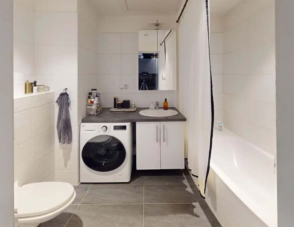 orea | Anlegerhit: Attraktive 2-Zimmer-Wohnung mit großer Terrasse