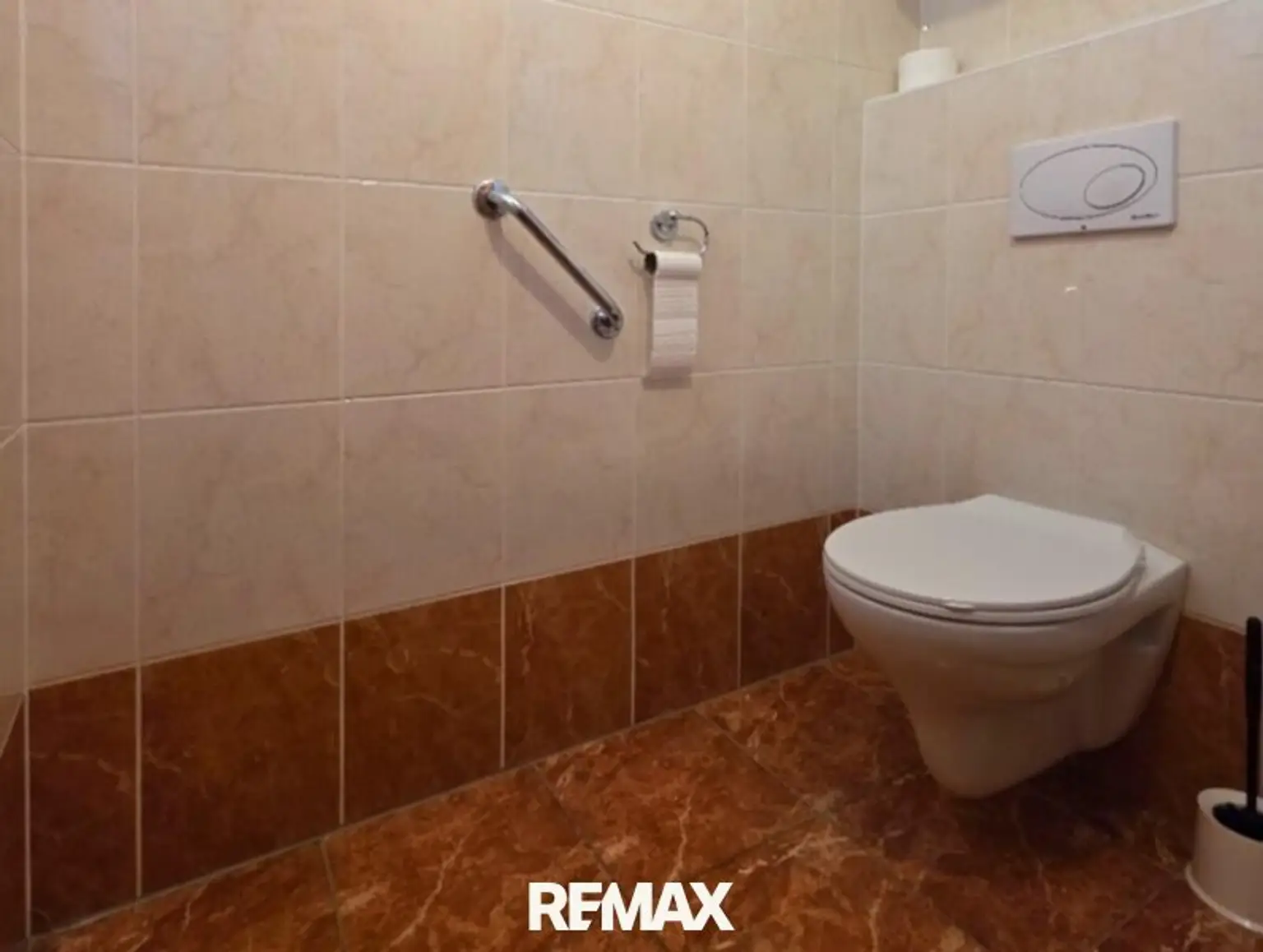 9 2000 ETW Toilette