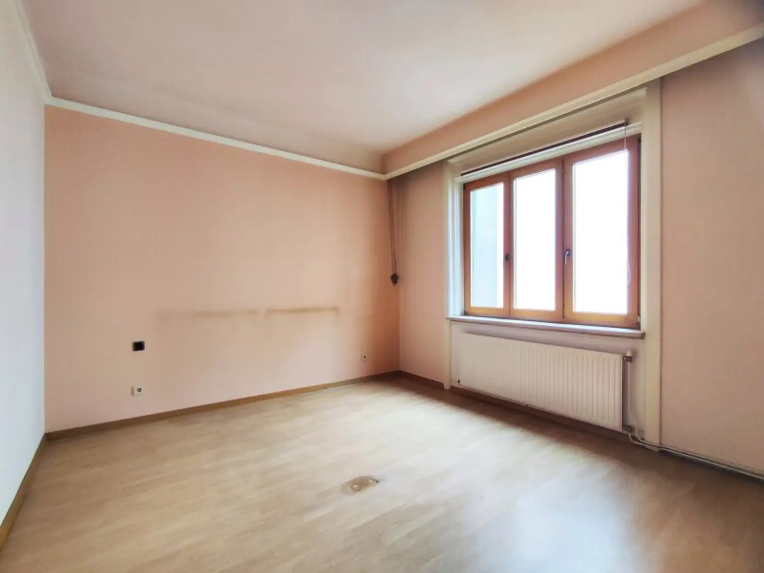 WESTSEITIGE LOGGIA - Sanierungsbedürftiger Altbau im 3.Stock