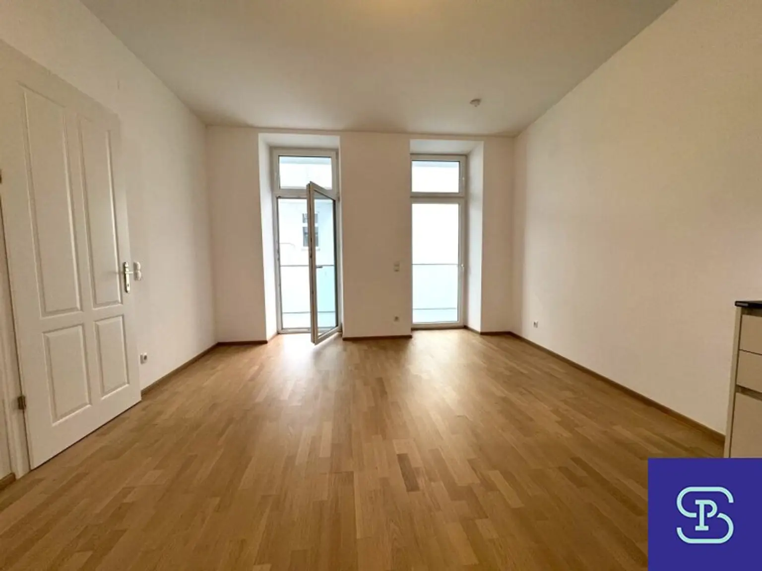 Provisionsfrei: Unbefristeter 98m² Altbau mit 11m² Süd-Loggia und Einbauküche - 1070 Wien!