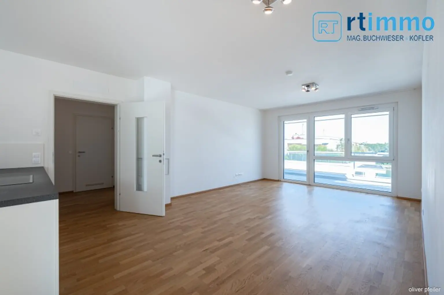 DONAUBLICK: EXKLUSIVER TERRASSENTRAUM MIT OST-WEST-AUSRICHTUNG IN DER KUCHELAU