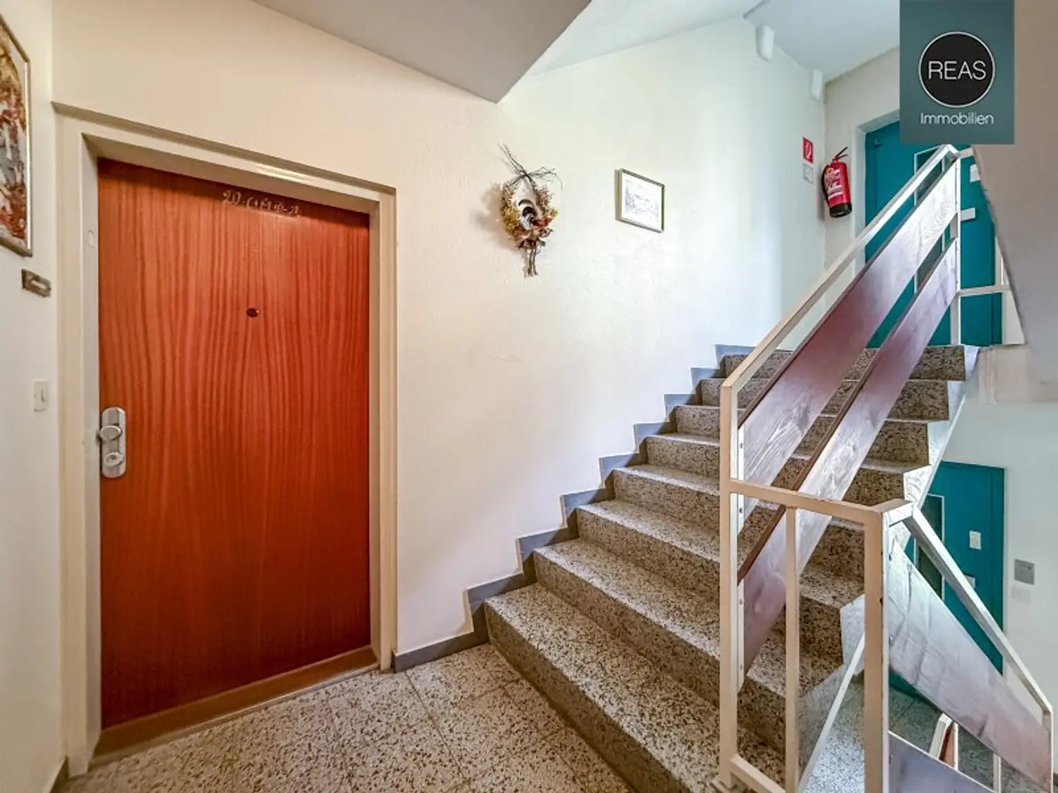 Gepflegte Wohnung mit Loggia in St. Valentin! Zentrumslage!