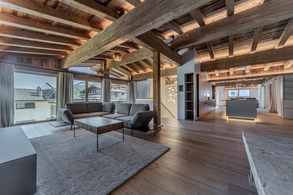 Exklusives Doppelhaus mit Gewerbefläche und Outdoor-Pool in sehr ruhiger Lage