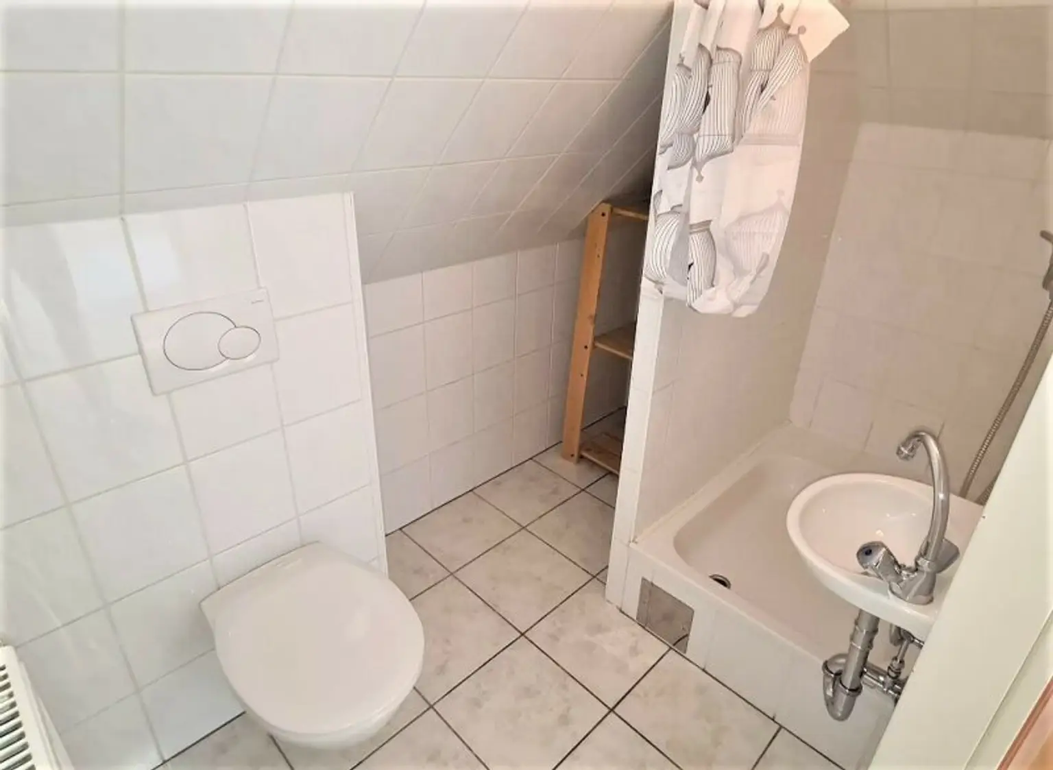 DACHGESCHOSS, AUGARTEN-NÄHE, 87 m² Maisonette mit 10 m2 Terrasse, Wohnküche, 2 Zimmer, Galerie, 2 Bäder, Rembrandtstraße