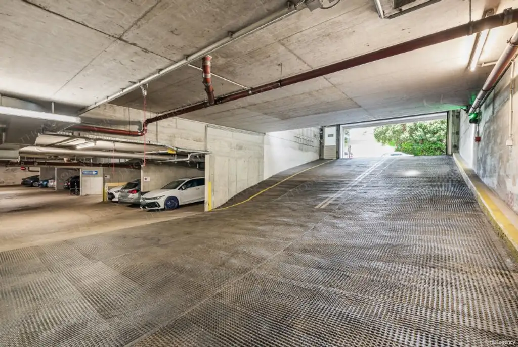 Lichtdurchflutete Maisonette mit Dachterrasse direkt am Währinger Park