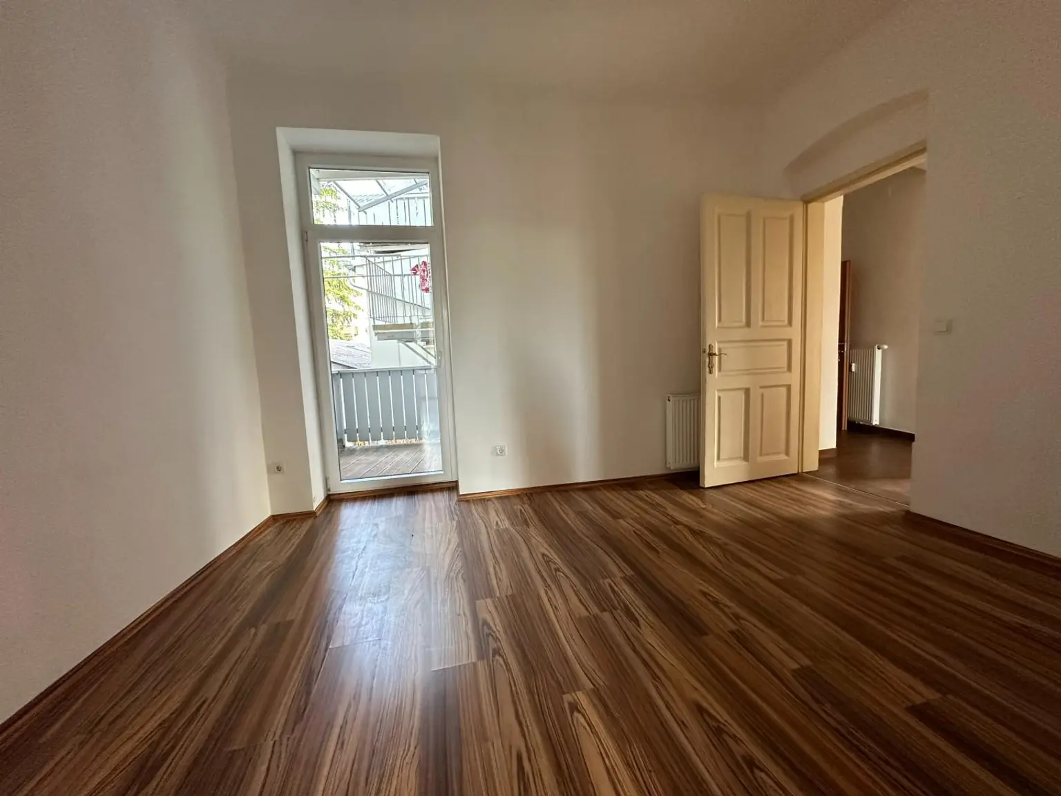 Altbauwohnung mit 4 Zimmer und Balkon