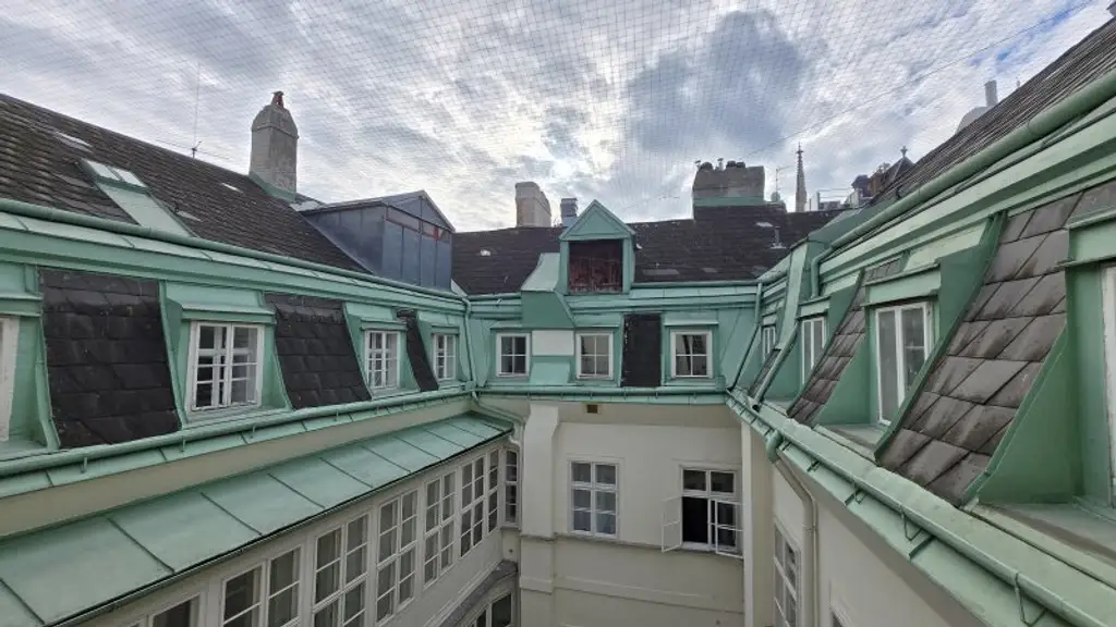 Super zentrale Innenstadtlage - ! ! ! 4.STOCK OHNE LIFT ! ! ! - Top-Zustand und ruhige Innenhofausrichtung