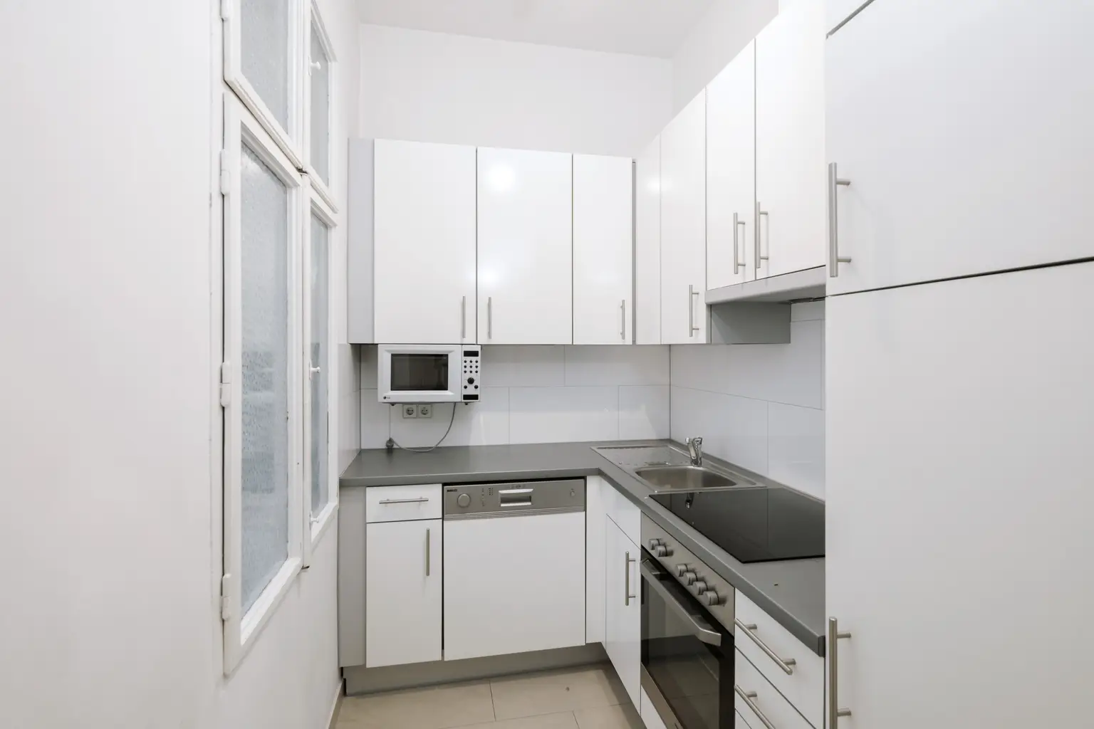 Sehr gepflegte 2 Zimmer Altbauwohnung in sehr guter zenraler Lage von Döbling!