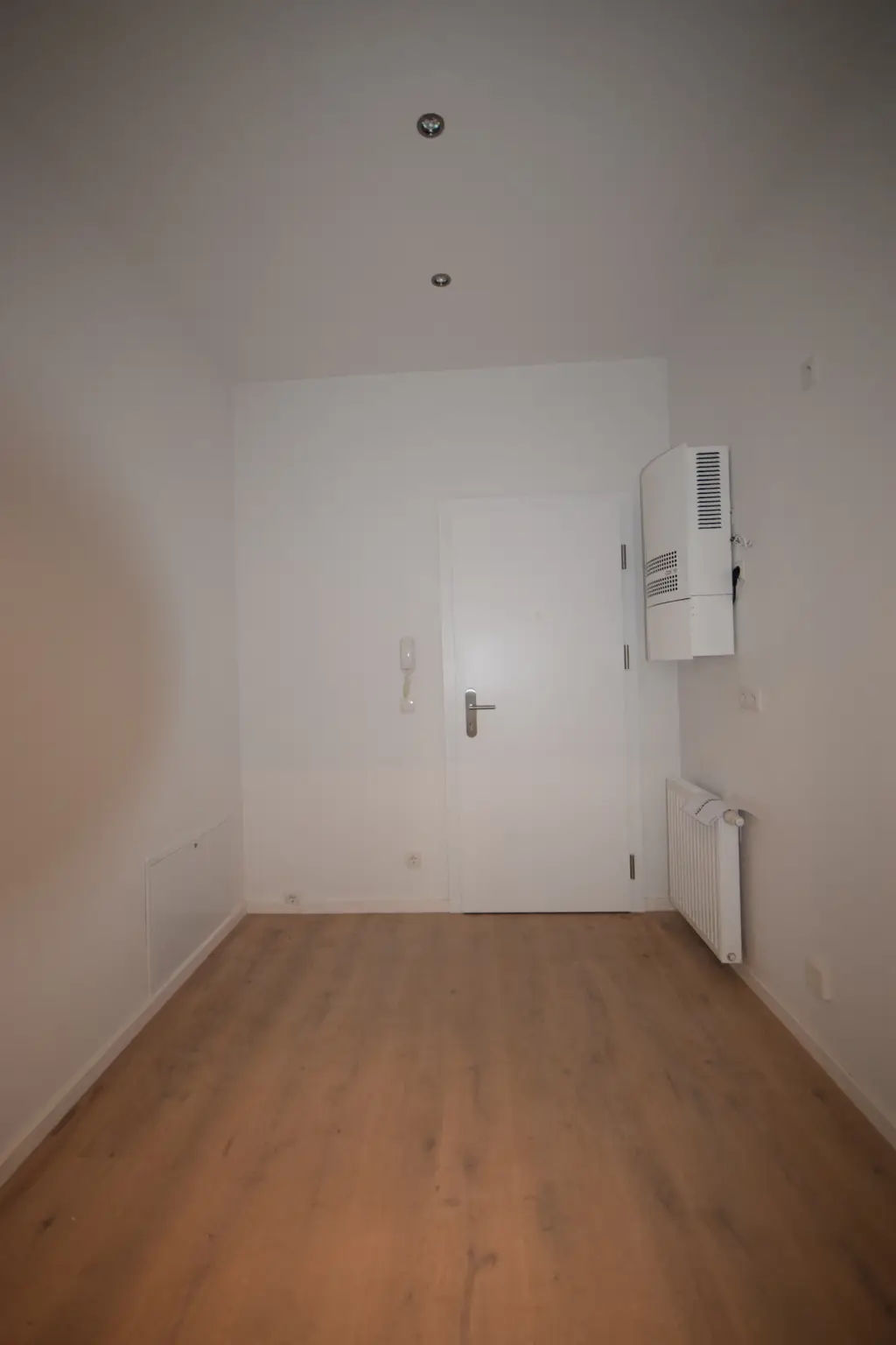 "STADTQUARTIER WEST - Neu renoviertes 2 Zimmer Atelier"