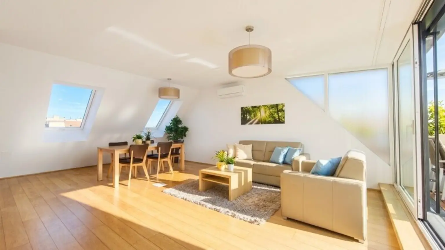 großzügige Wohnküche ca. 40 m² mit Terrasse