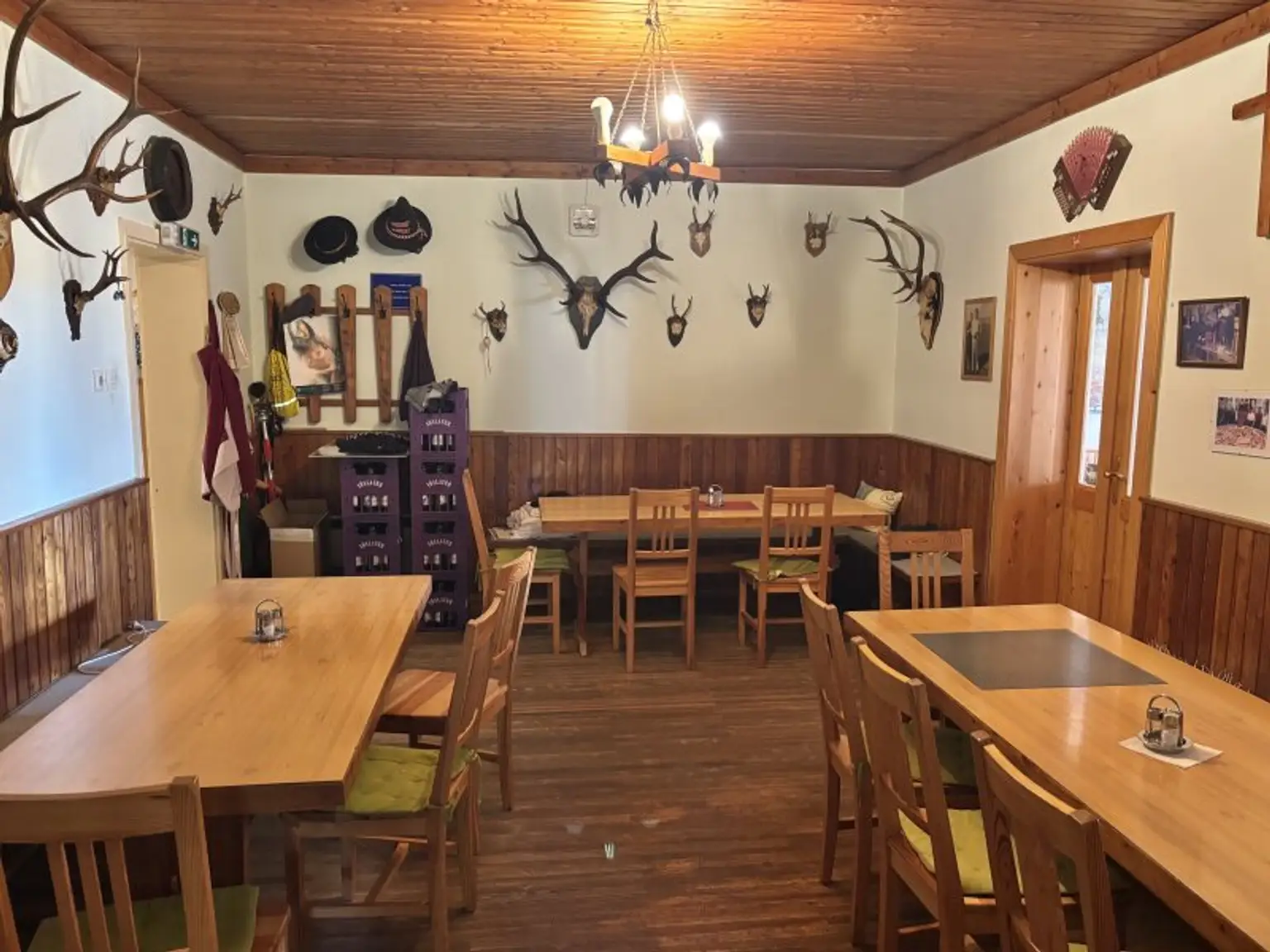 ** LEGENDE IN DER WEINIDYLLE ** D. Ehrensdorf !! Gepflegtes Haus mit ca. 245 m2 Nfl. in gediegener Ortsrandlage - Hauptwohnsitz möglich !!