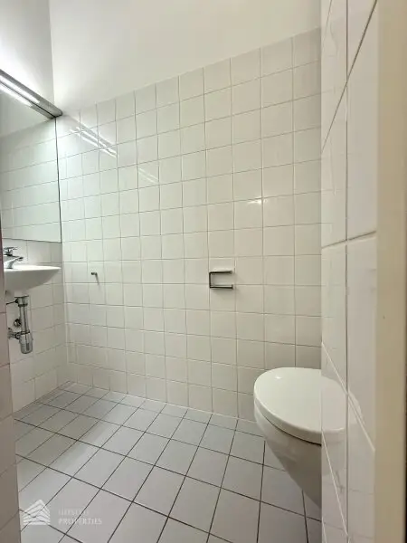 Helle 3 - Zimmer Wohnung, unbefristet, Nähe Theresianum