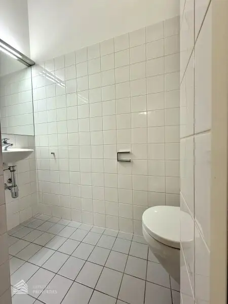 Helle 3 - Zimmer Wohnung, unbefristet, Nähe Theresianum