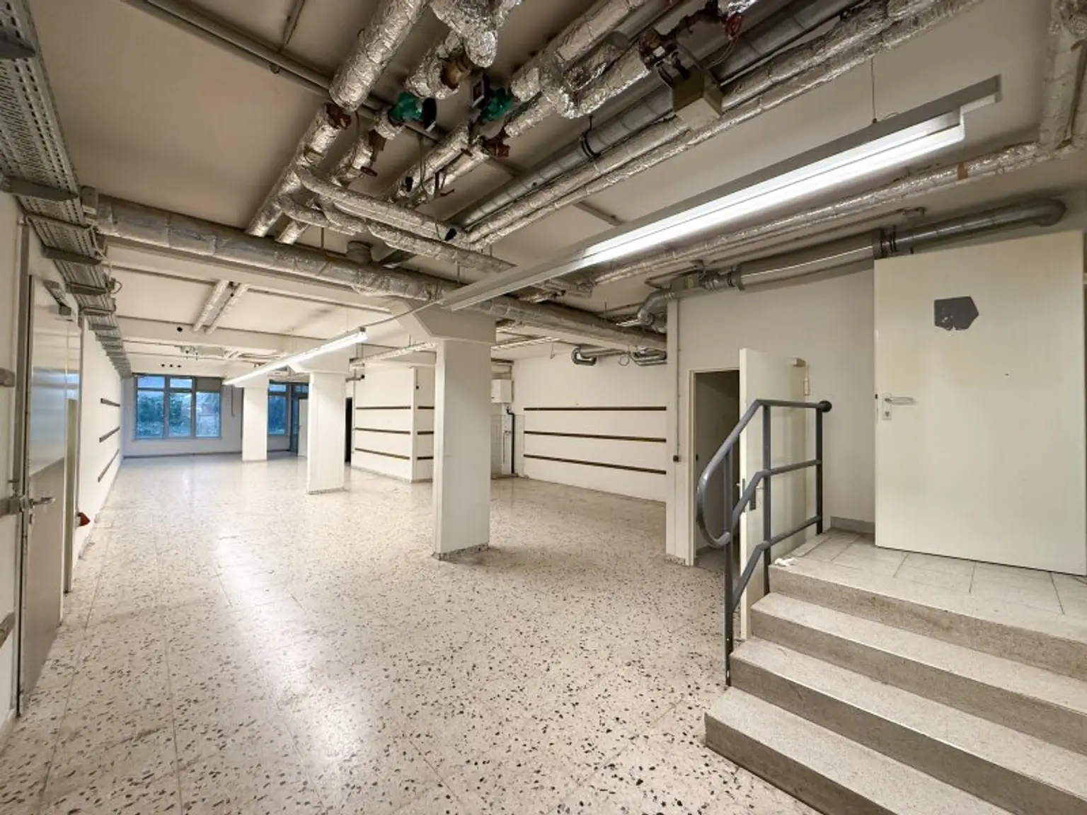 Attraktive Geschäftsfläche in gut frequentierter Lage – Ziegelofengasse, 1050 Wien