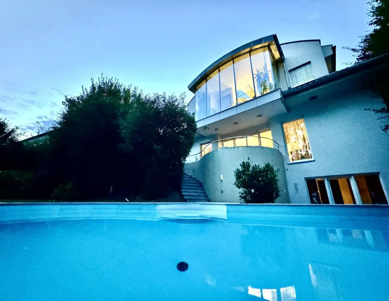 VIDEO IM INSERAT VORHANDEN - ARCHITHEKTENVILLA in THALHEIM am HUMMELHOF - MODERNISIERT und sehr HOCHWERTIG eingerichtet - ansehen lohnt sich