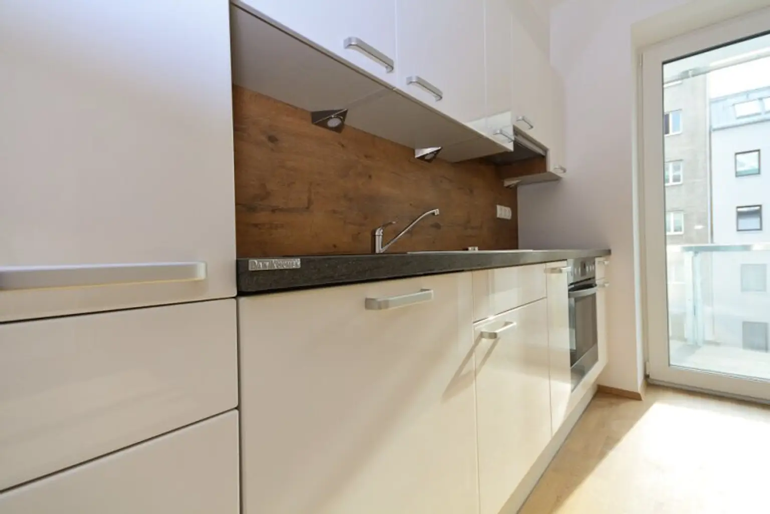 Der Sommer kann kommen: 2 Zimmer Wohnung in Hofruhelage mit großem Balkon