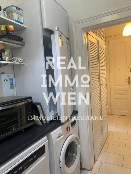 Hervorragende Anlage 5 Zimmer WG mit Stil im Gründerzeithaus