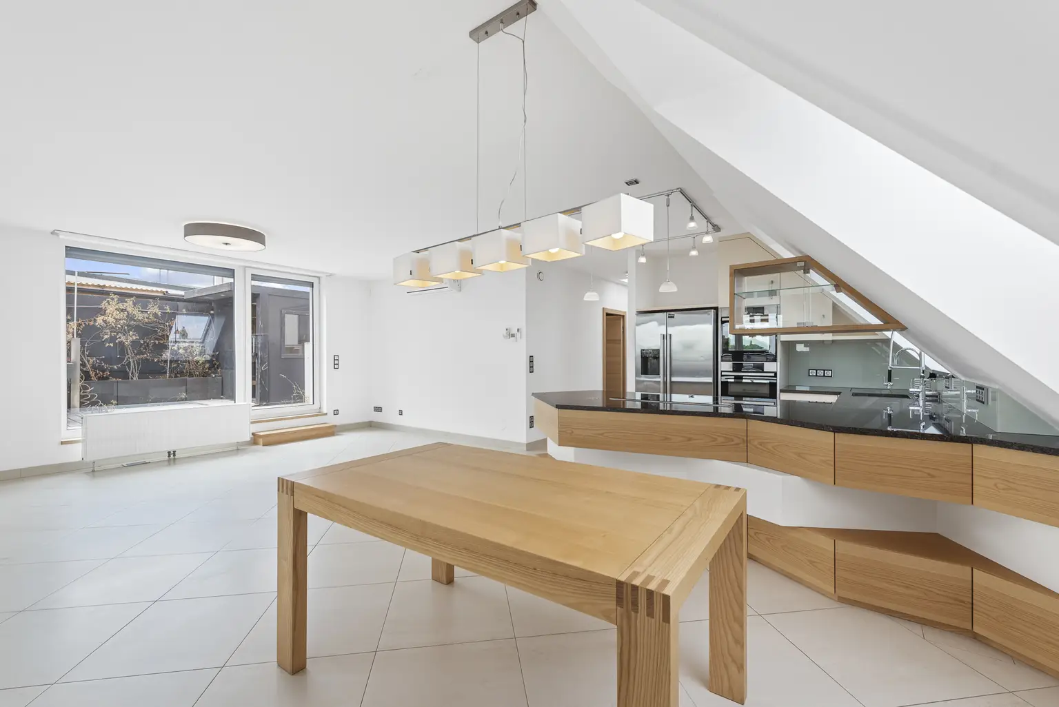 Großzügiges Maisonette-Penthouse zur Miete – mit Dachterrasse, Sauna und Whirlpool in Brunn am Gebirge
