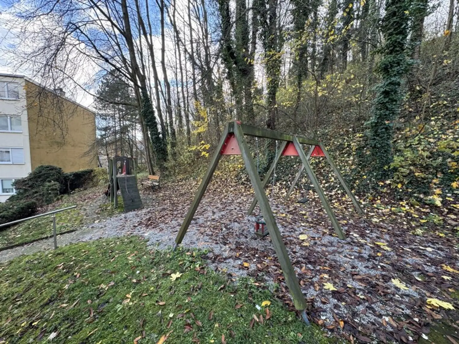 Charmanter Familienhit mit Loggia & viel Potenzial in absoluter Ruhelage von Klosterneuburg