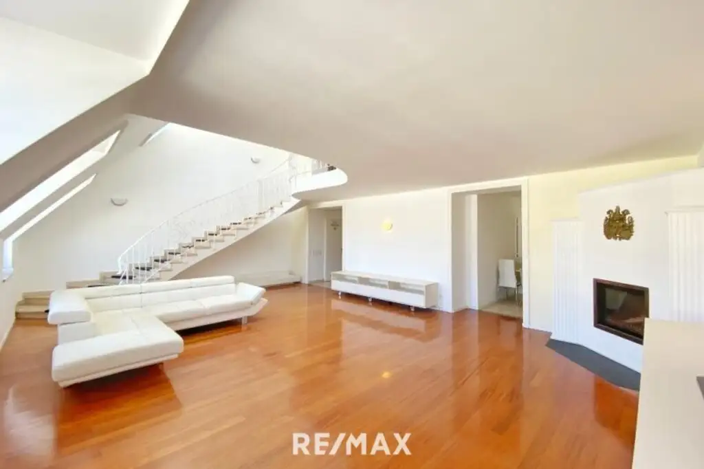 4 Zimmer -100m2 Dachterrasse