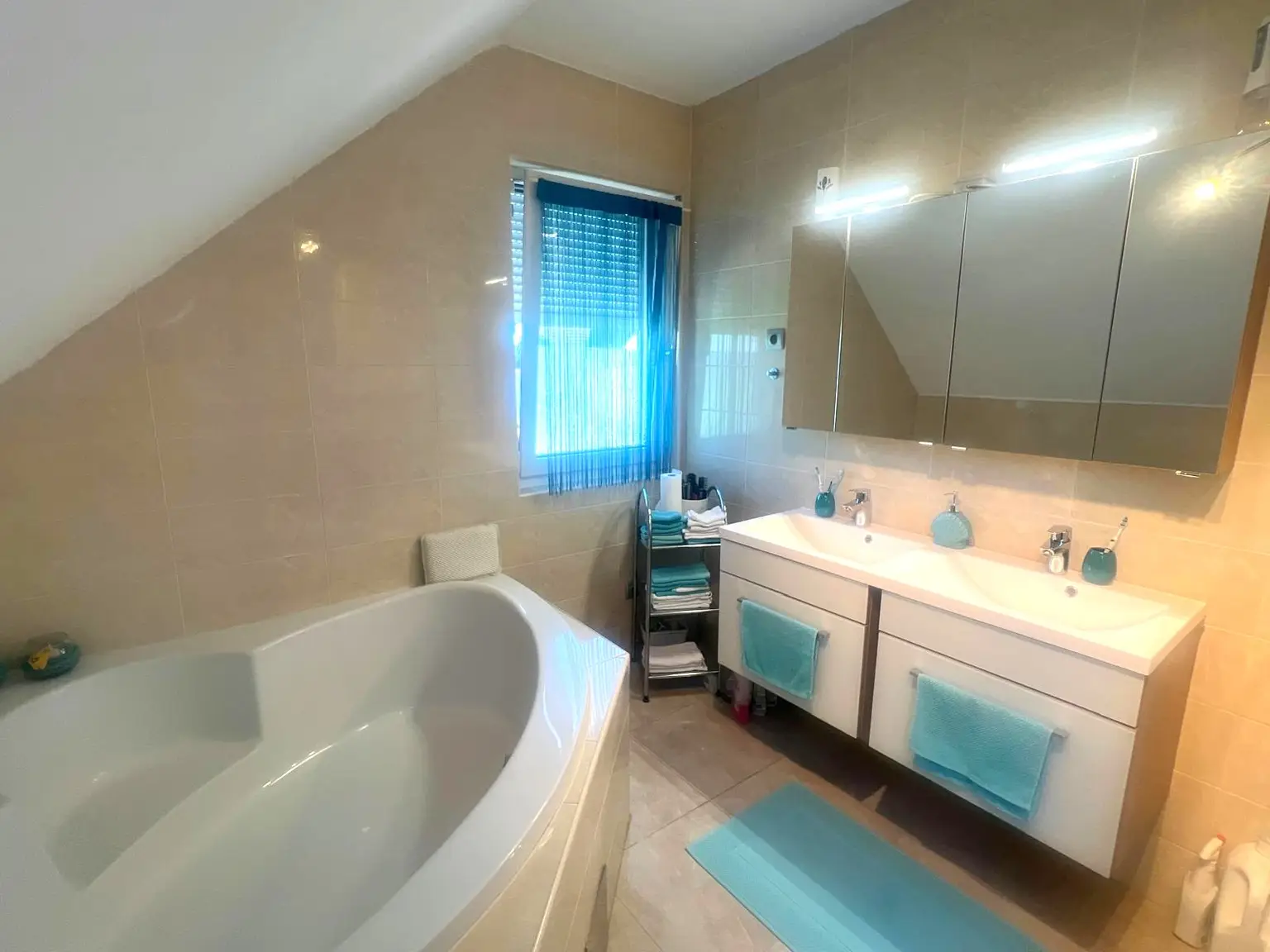 WhatsApp Image 2025-10-20 at 19.42.20.jpeg