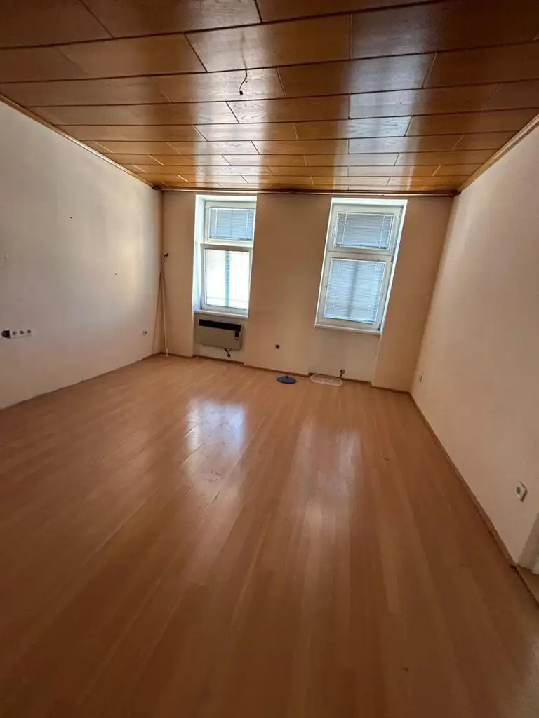 Anlagewohnung in 1220 Wien – Stilvoll sanierte Altbauwohnung mit solider Rendite