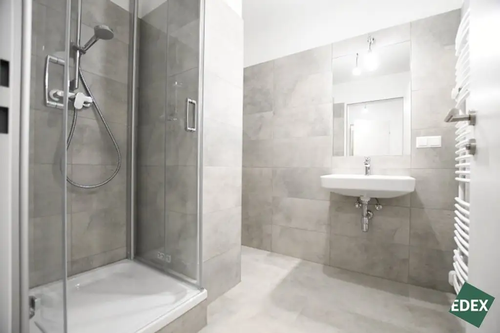 Erstbezug nach Sanierung: Schöne 2 Zimmer-Wohnung nahe Meidling Bahnhof