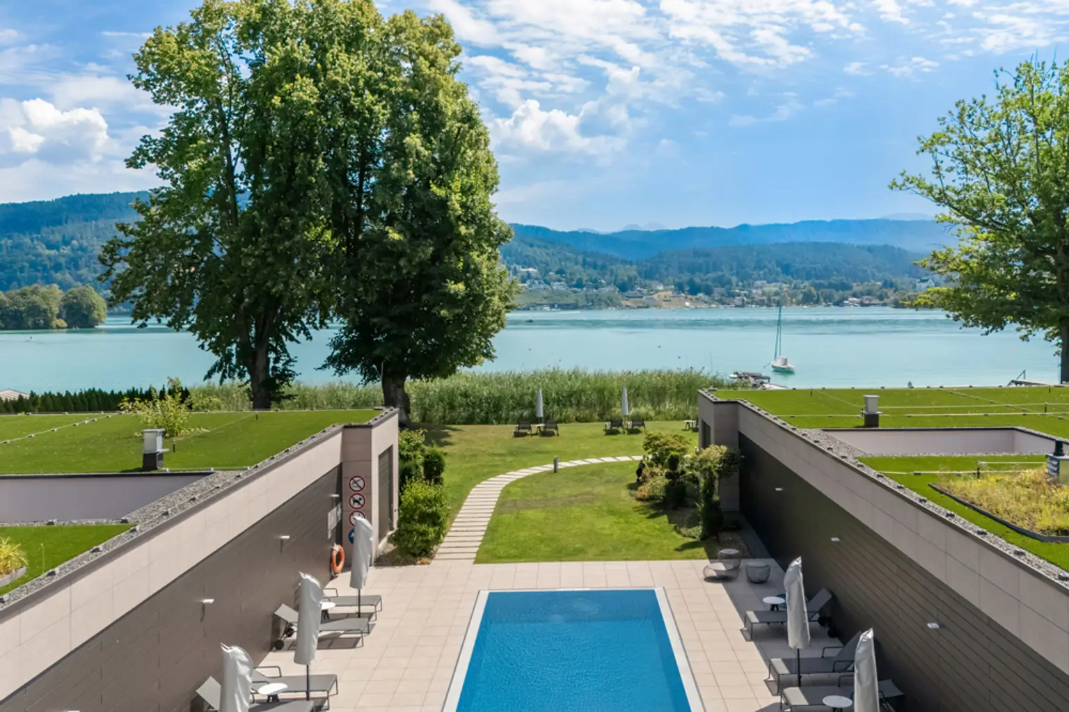 Seewohnung in erstklassiger Lage mit Outdoor-Pool