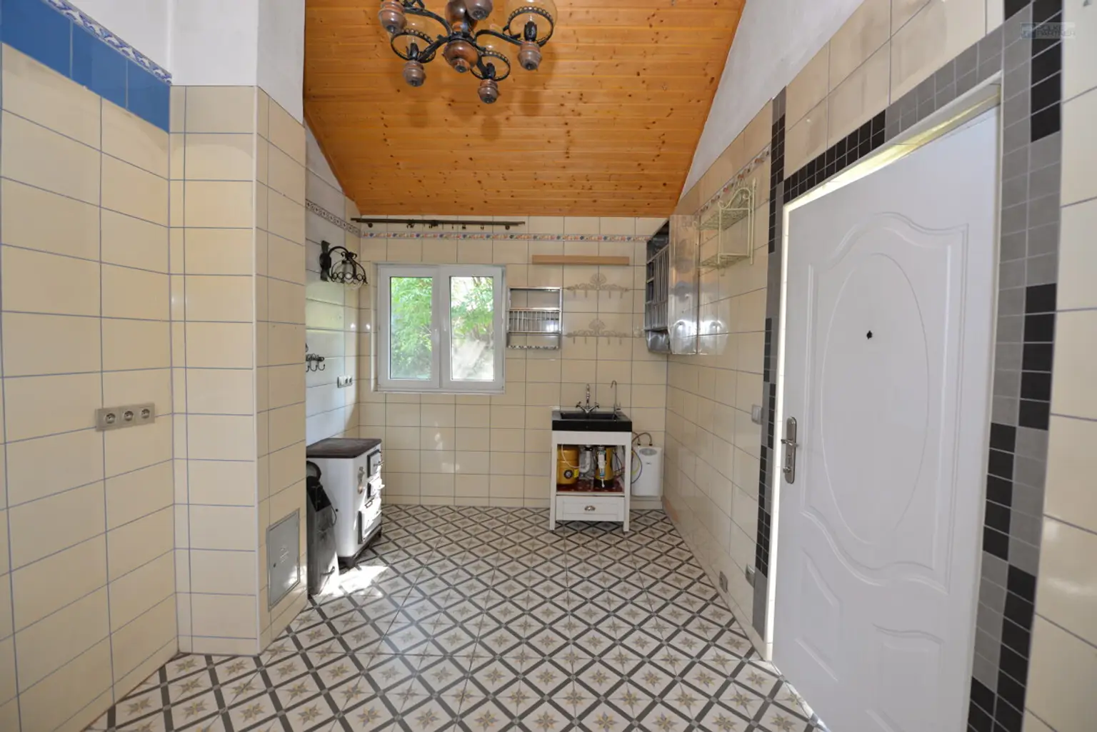 SE(H)ENSUCHT: SIEH DEN SEE!   EINFAMILIENHAUS IN MÖRBISCH MIT SEEBLICK, CARPORT & SOMMERKÜCHE