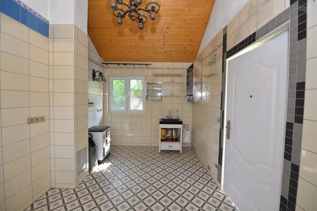 SE(H)ENSUCHT: SIEH DEN SEE!   EINFAMILIENHAUS IN MÖRBISCH MIT SEEBLICK, CARPORT & SOMMERKÜCHE