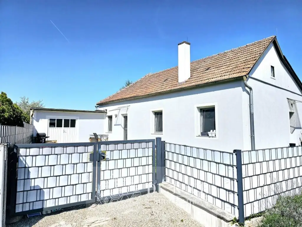 Traumhafter Landsitz im Villenstil mit Pferdeställen!