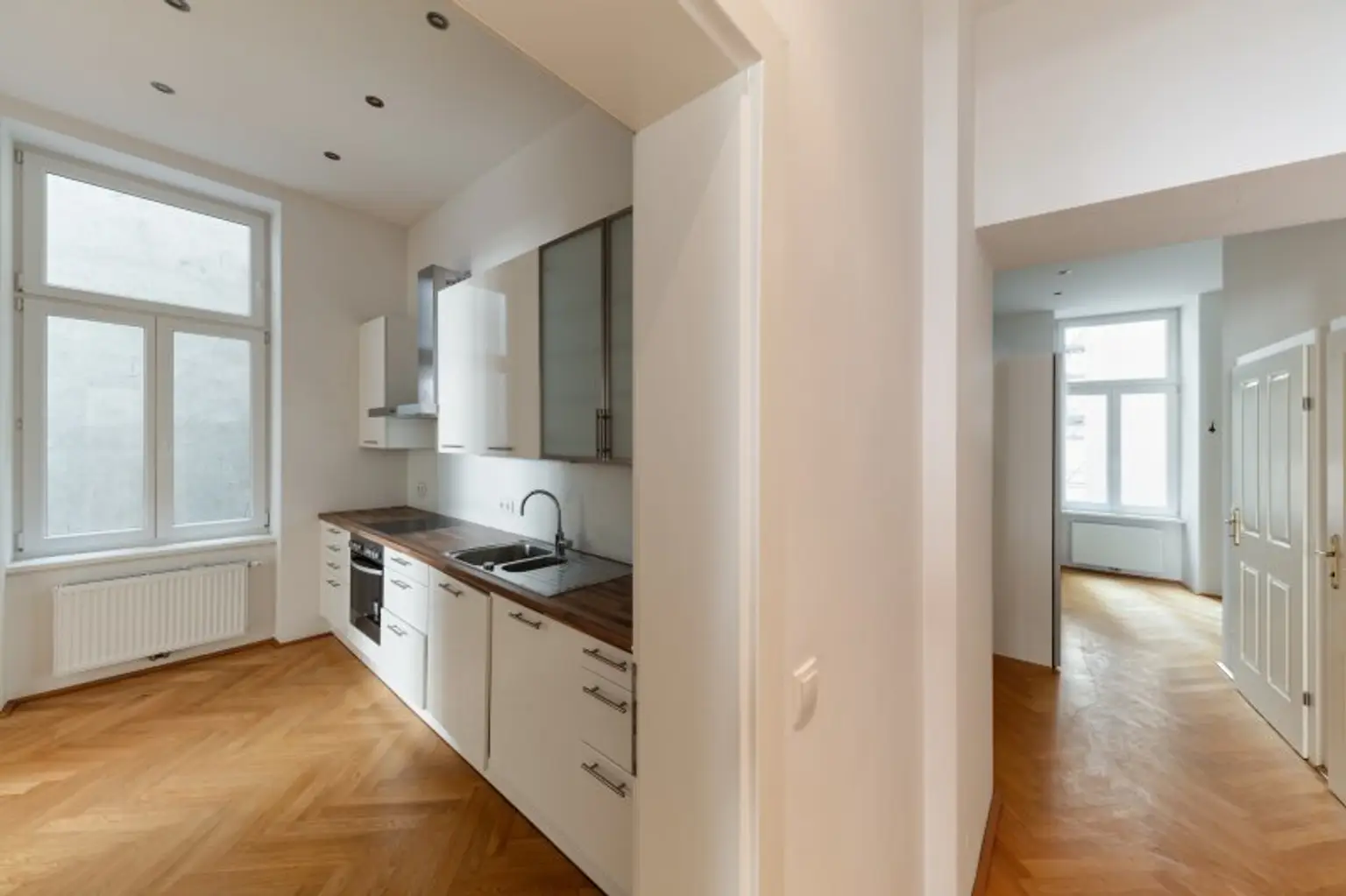 Stilvolle Altbauwohnung in Gründerzeit-Eckhaus – Toplage nahe Karlsplatz