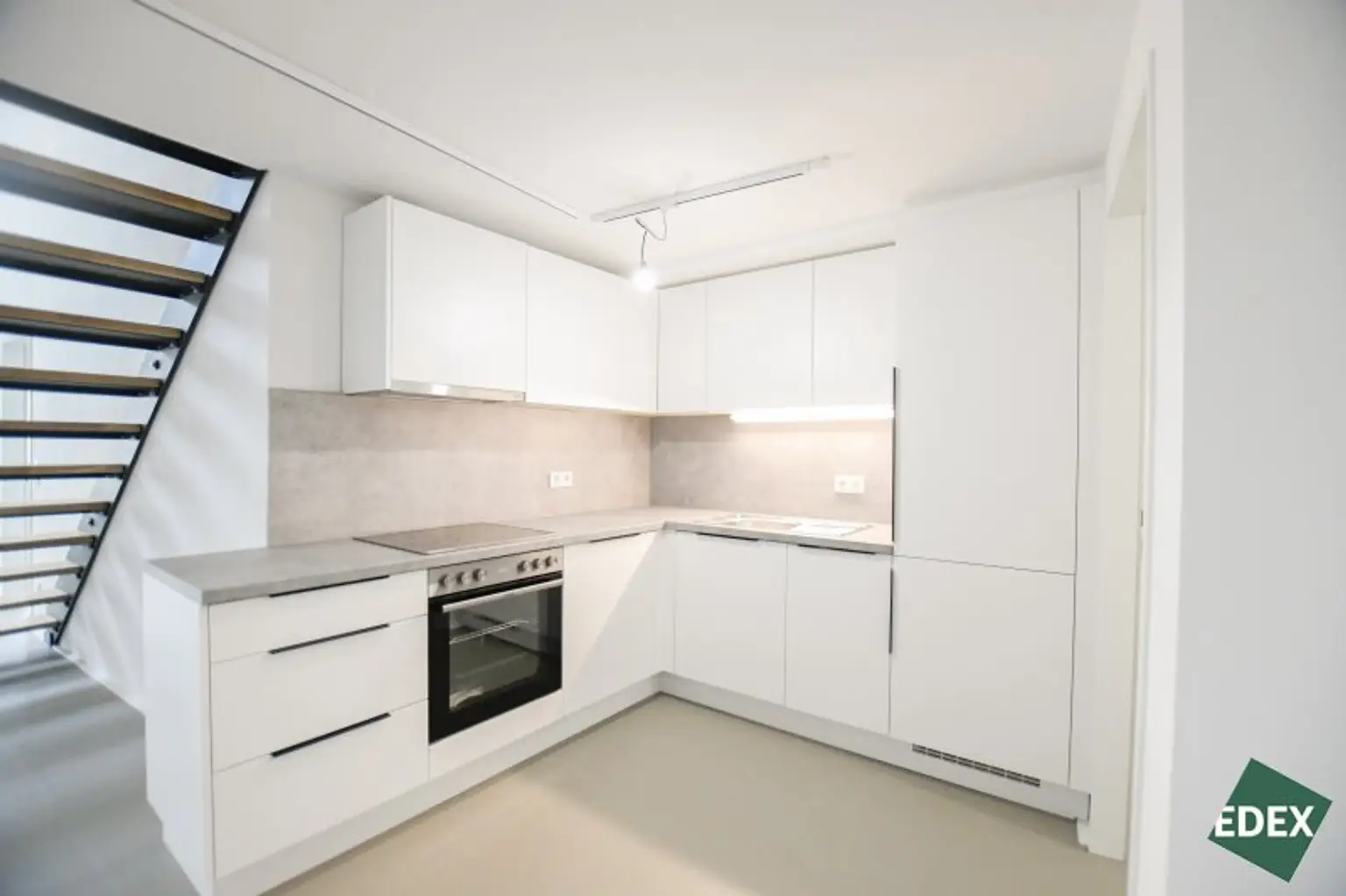 Erstbezug: Moderne Wohnung mit Galerie, Balkon und offener Raumgestaltung