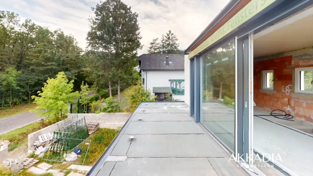 Neuwaldegg Hideaway: Neubau mit Pool, großem Garten & Naturstein