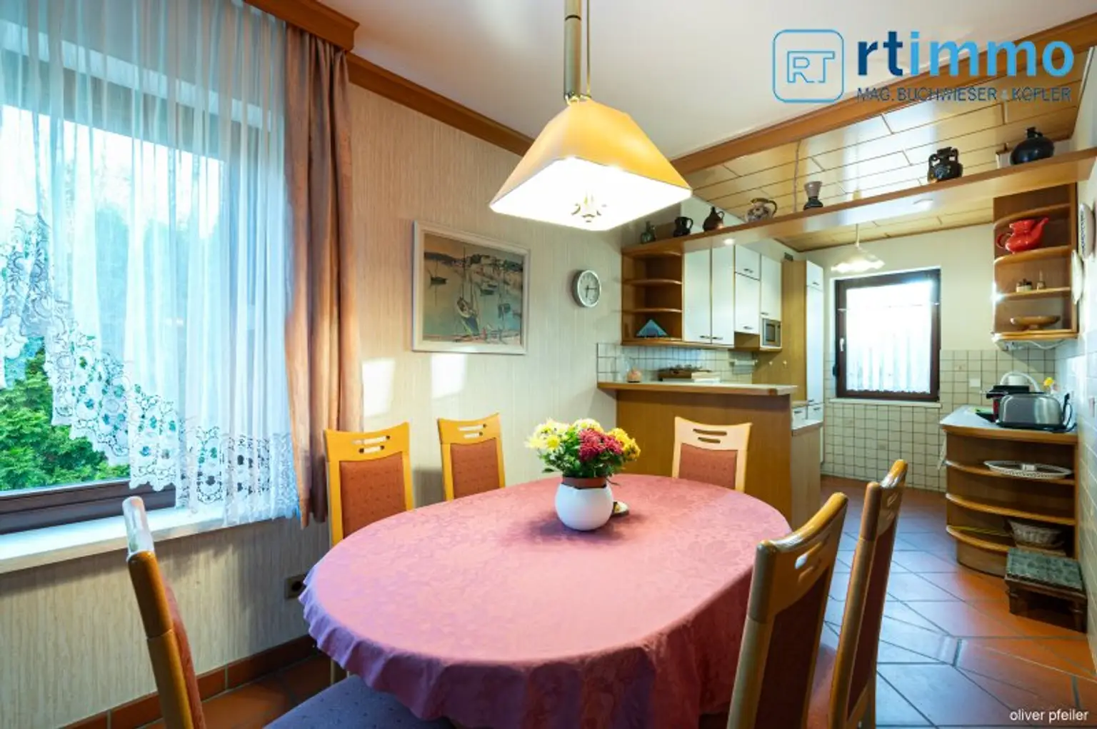 SCHÖNES FAMILIENHAUS mit Wintergarten und Garage in ruhiger Lage zu mieten!