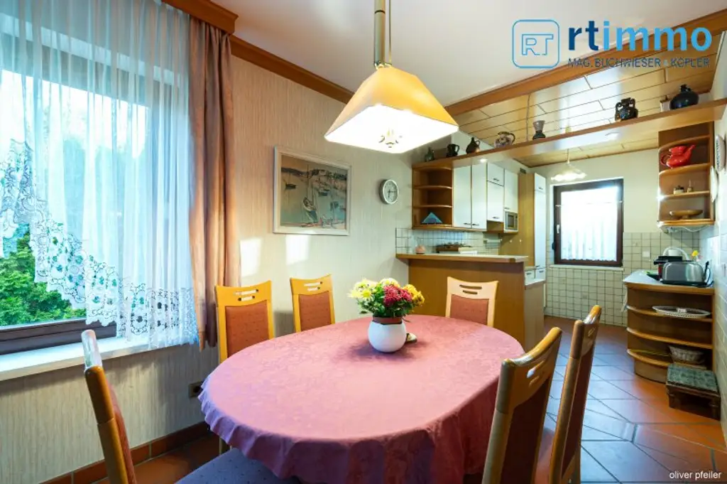 SCHÖNES FAMILIENHAUS mit Wintergarten und Garage in ruhiger Lage zu mieten!