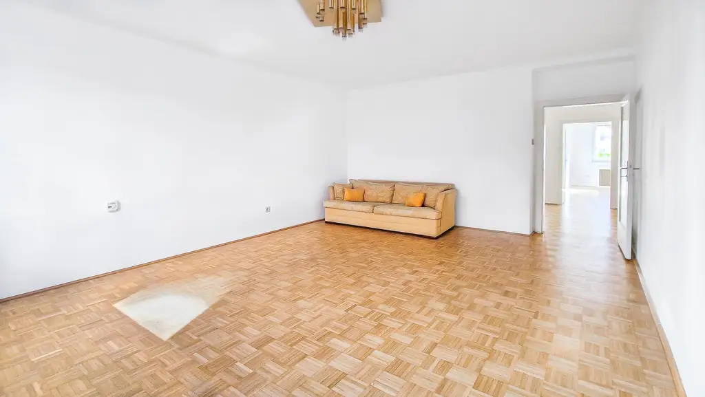 Eigentumswohnung mit Garage in ausgezeichneter Lage nahe Brunnenmarkt. Top Verkehrsanbindung und Infrastruktur