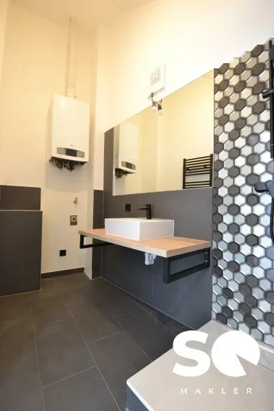 #SQ - STILVOLLE DG-WOHNUNG MIT SONNIGER TERRASSE BEIM AUGARTEN (GAUßPLATZ) & NÄHE DONAUKANAL (U4)