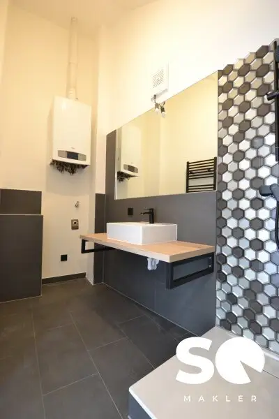 #SQ - STILVOLLE DG-WOHNUNG MIT SONNIGER TERRASSE BEIM AUGARTEN (GAUßPLATZ) & NÄHE DONAUKANAL (U4)