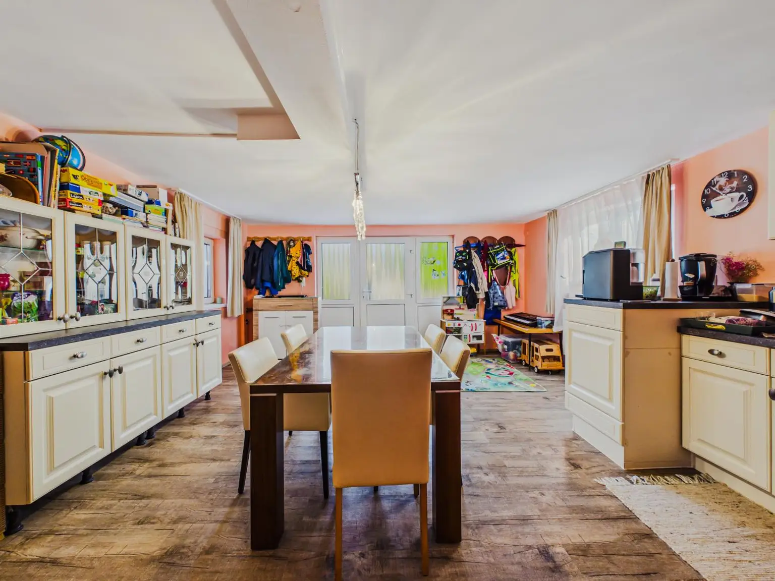 Wohn- und Essbereich 1