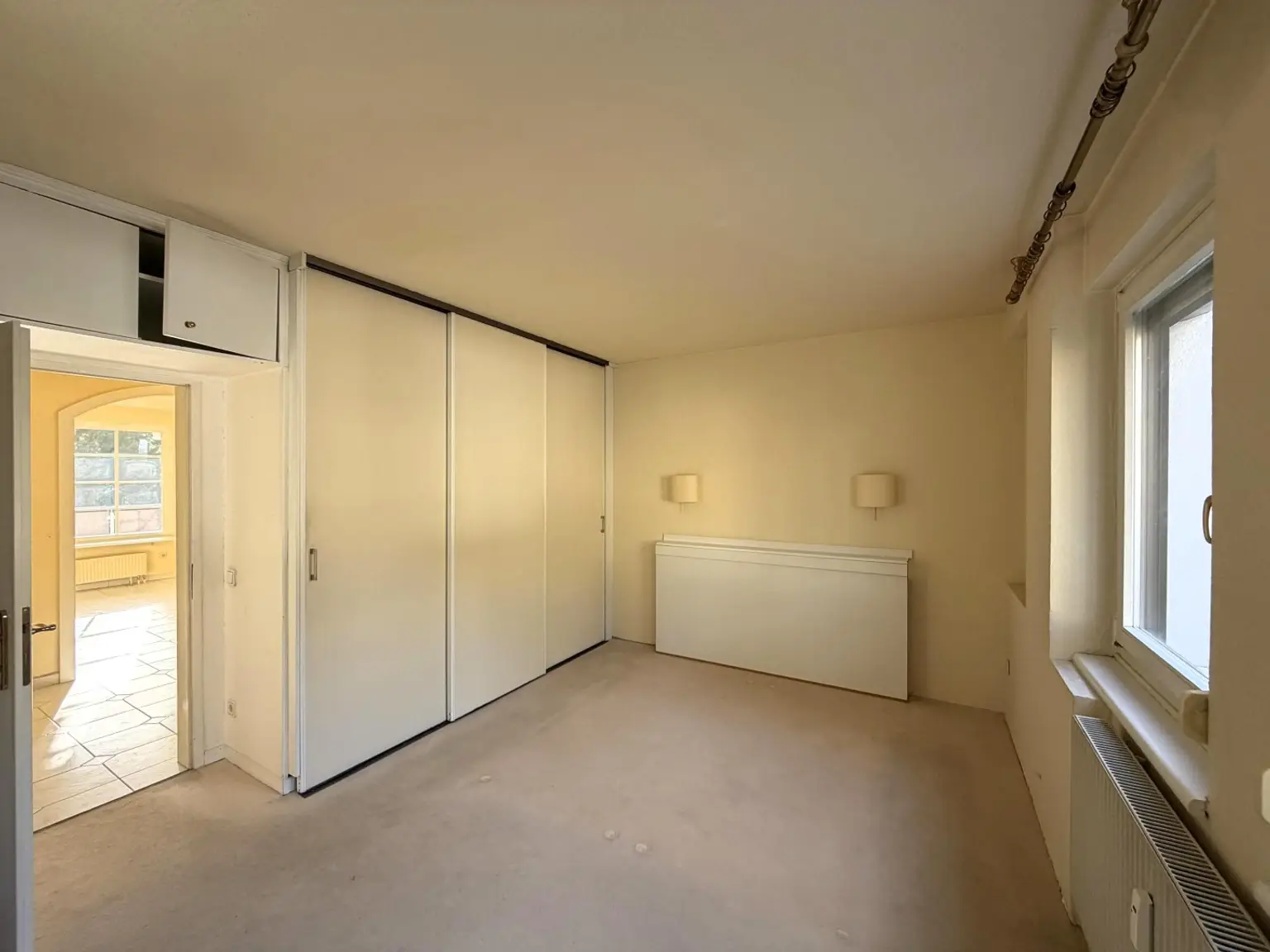 Schlafzimmer 1 von 2