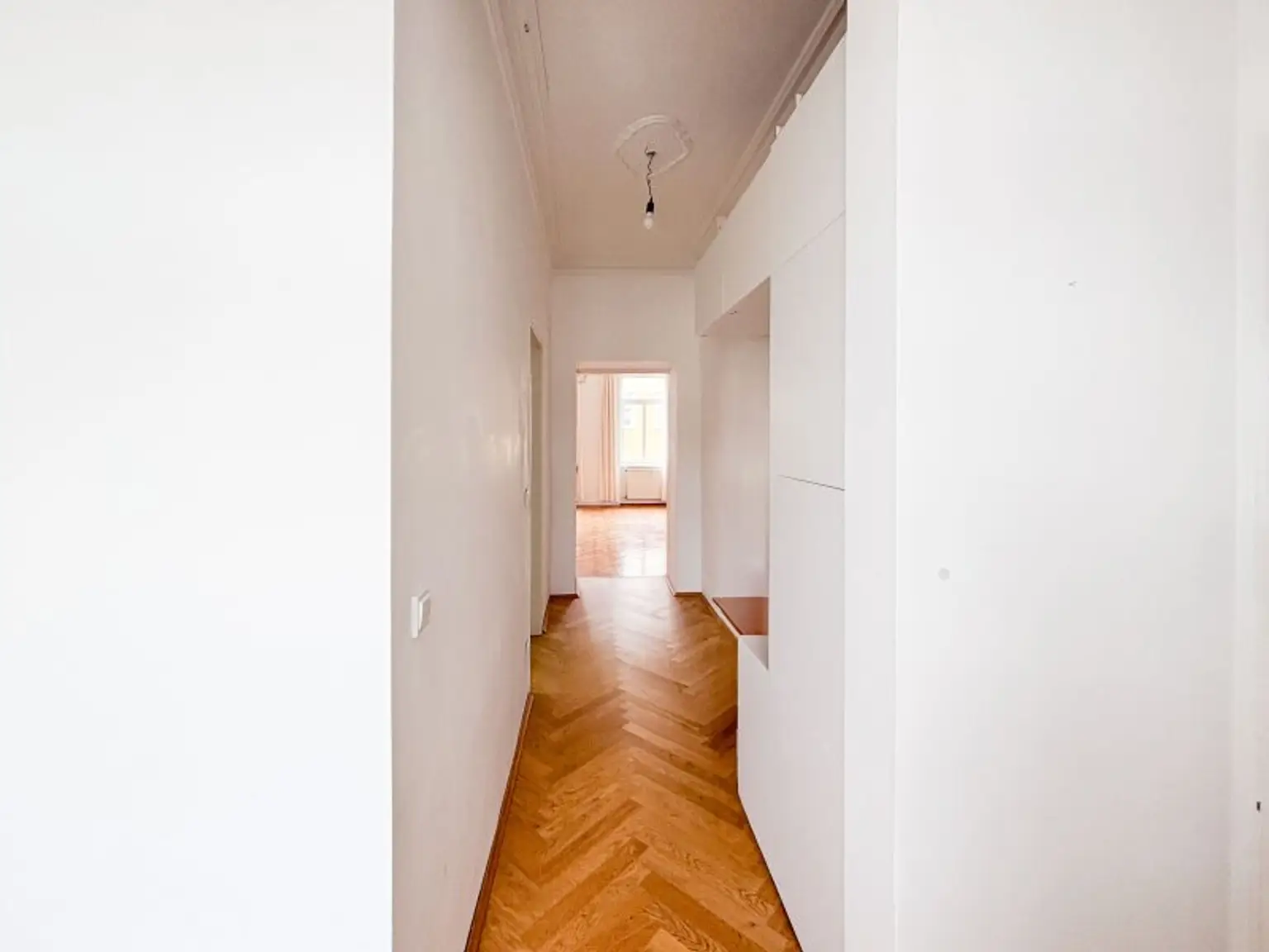 Charmante Altbauwohnung in Meidling – 3. Stock ohne Lift, geplante Aufwertung des Hauses