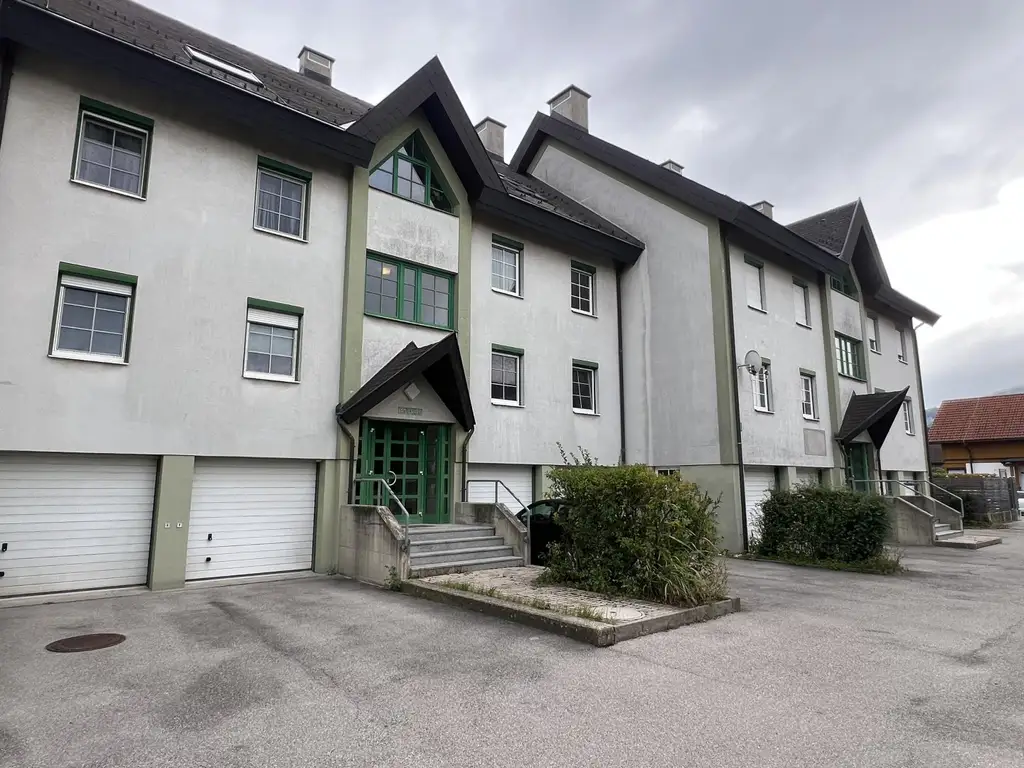 "Große Eigentumswohnung mit 2 Balkonen"