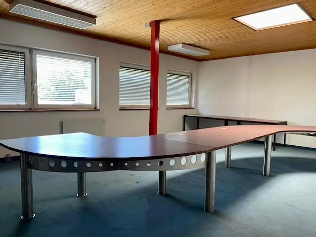 Bürogebäude mit Halle in Zentrumslage! Sofort verfügbar!
