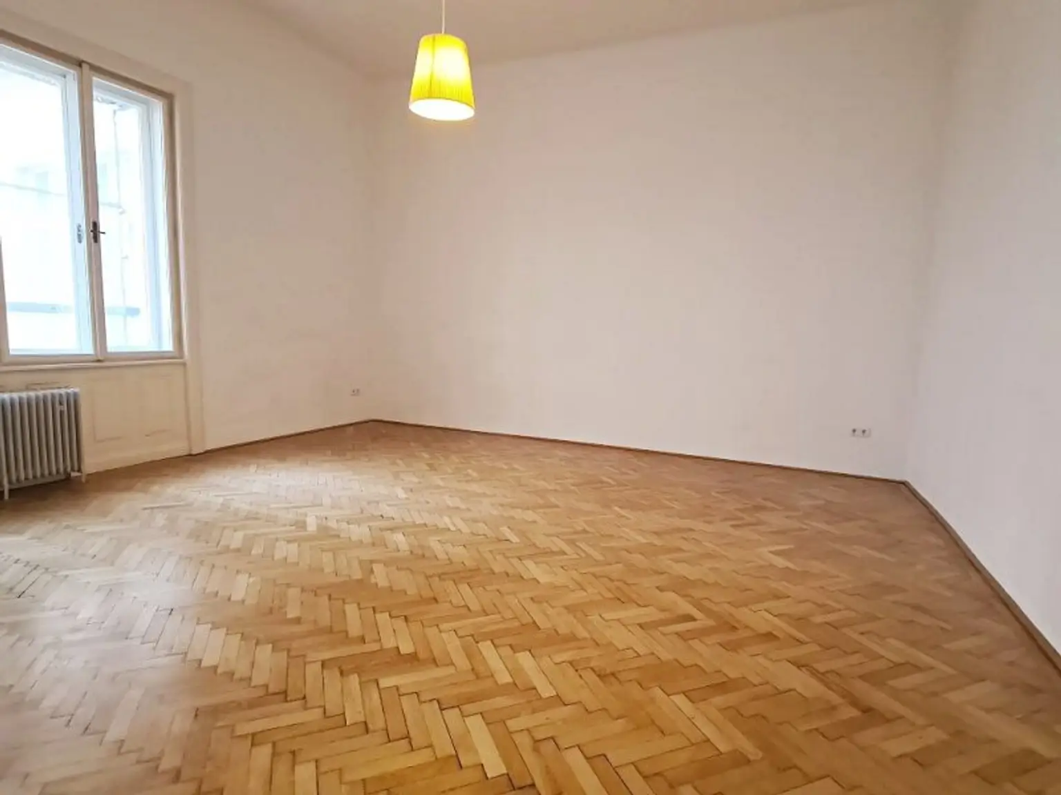 MÖLLWALDPLATZ, gepflegte 59 m2 Altbau, Wohnküche, 1 Zimmer, Duschbad, Parketten, Flügeltüren, U1-Nähe