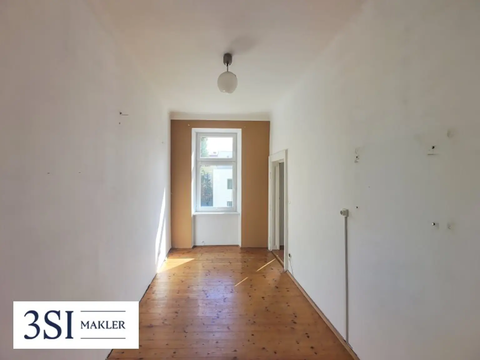 Attraktive 2 Zimmer Altbauwohnung in gepflegtem Altbau zum selbst gestalten
