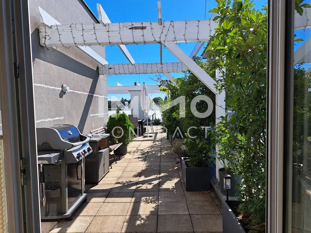 AUßERGEWÖHNLICHE DACHGESCHOSSWOHNUNG mit XL- Terrasse und XL Garagenplatz- Topzustand- Top Preis in 1130 Wien !