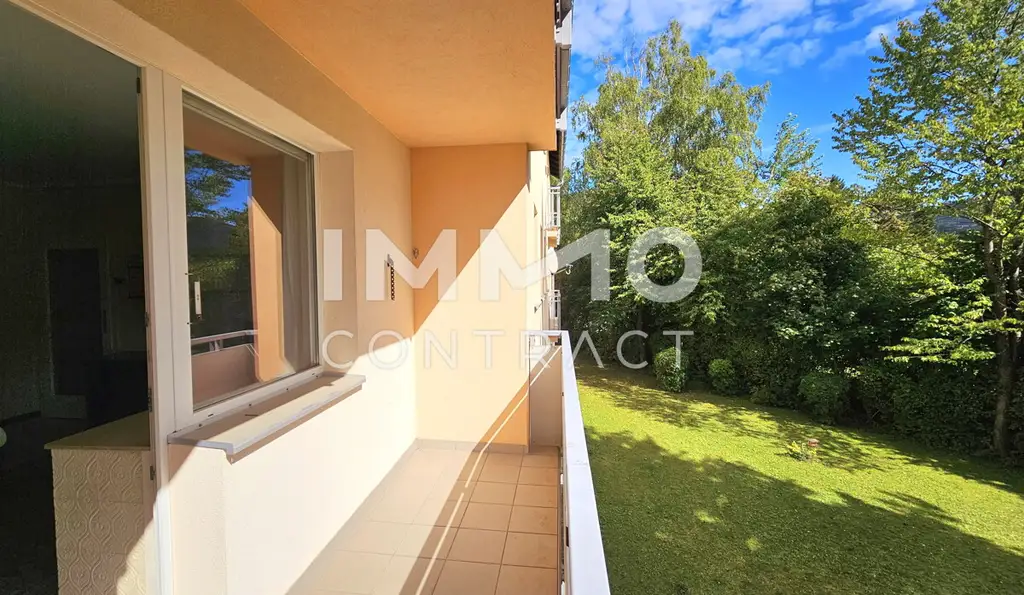 Lichtdurchflutete, renovierungsbedürftige 3-Zimmer-Wohnung mit großer Süd-Loggia
